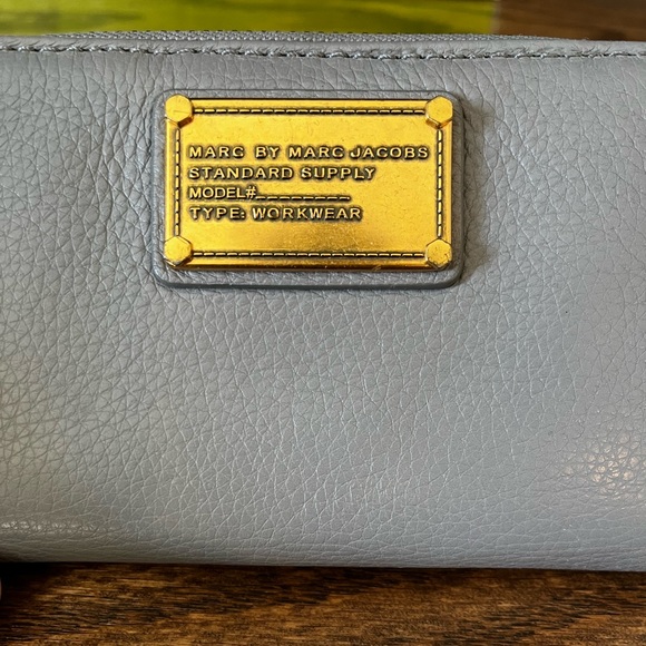 Marc by Marc Jacobs Wristlet! - Picture 2 of 5